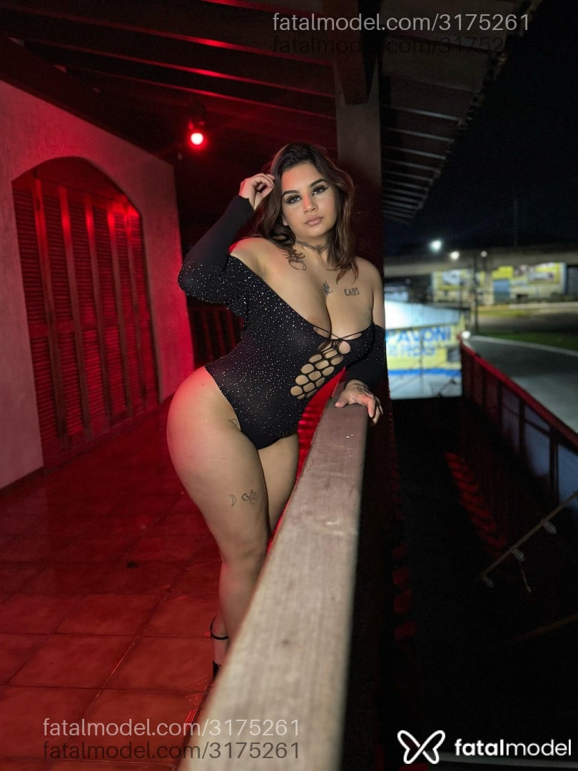 Acompanhante mulher morena (o) de olhos verdes - Luana