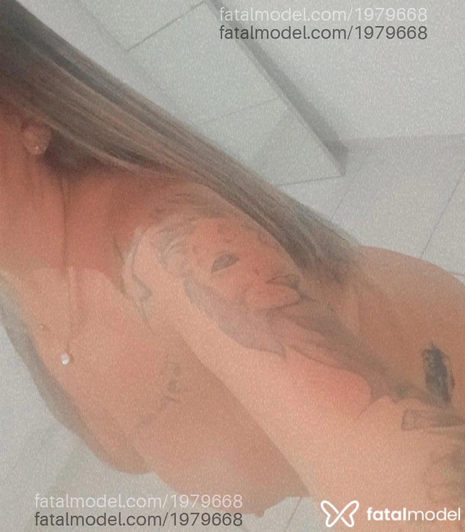 Acompanhante mulher loira (o) de olhos castanhos - Bruninha