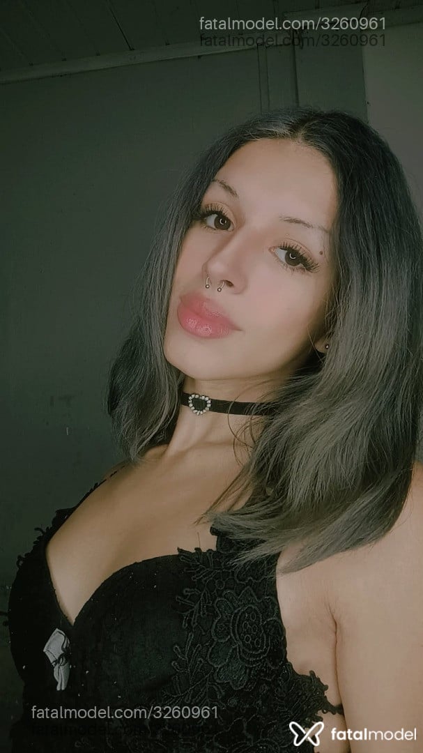 Acompanhante mulher trans morena (o) de olhos castanhos - Ingrid