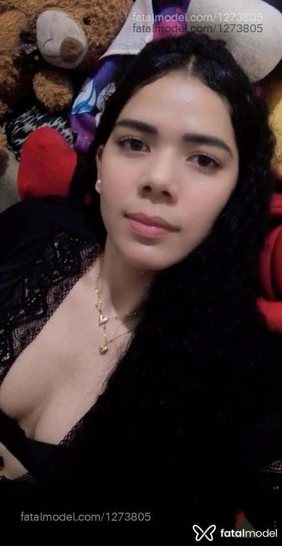 Acompanhante mulher morena (o) de olhos pretos - Ane Cristiane