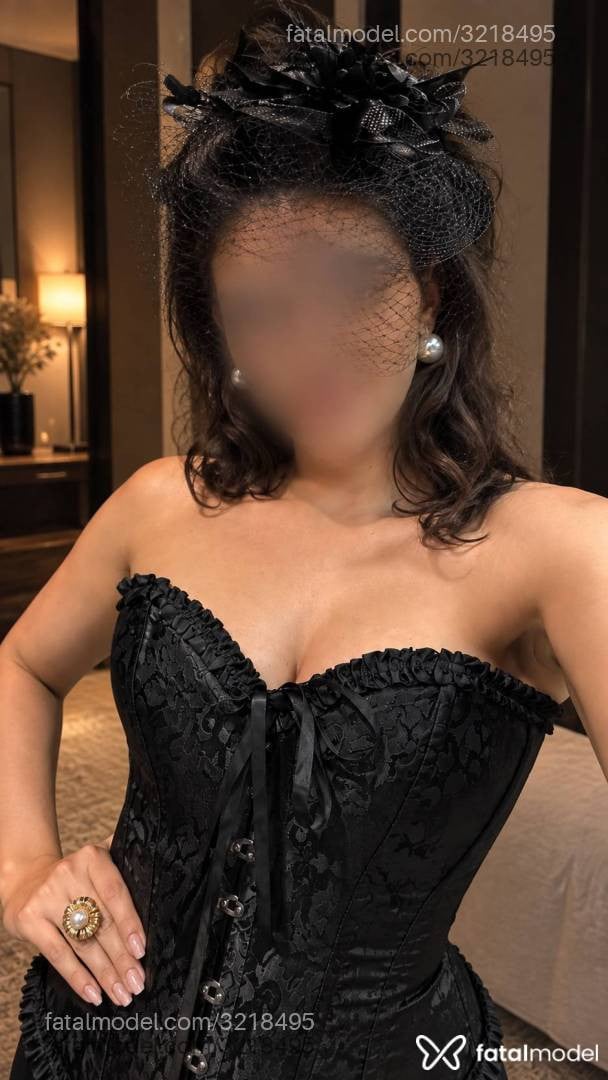 Acompanhante mulher com cabelo castanho de olhos castanhos - Úrsula