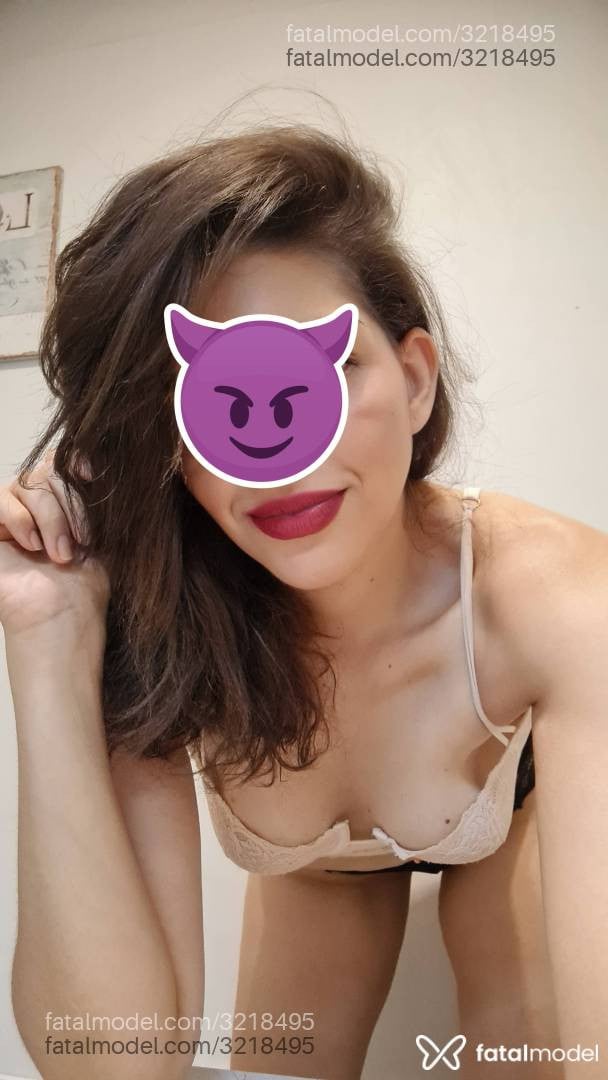 Acompanhante mulher com cabelo castanho de olhos castanhos em Brasília - Úrsula