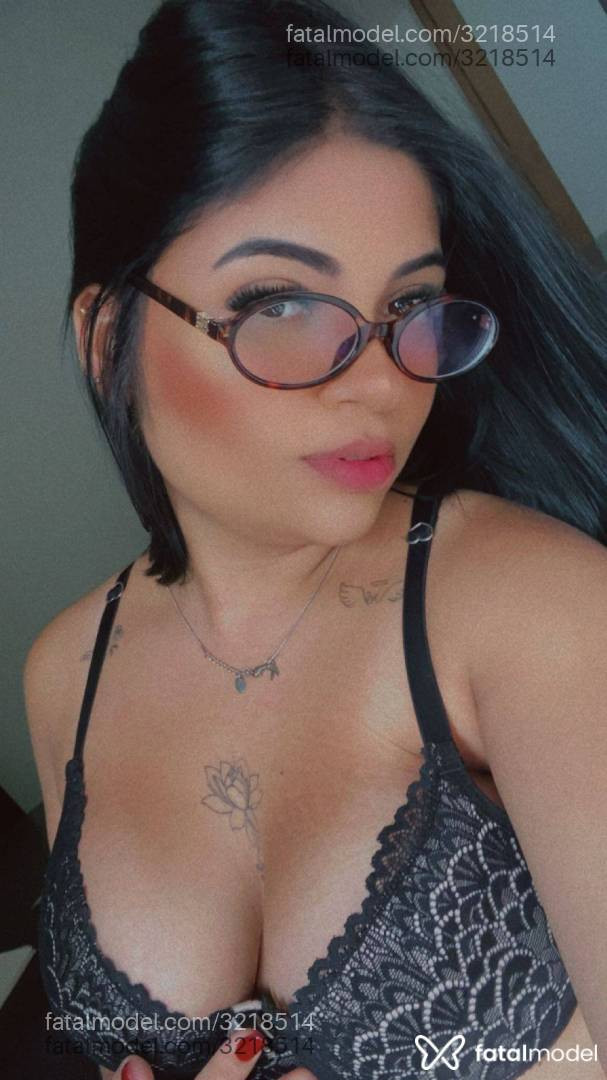 Acompanhante mulher morena (o) de olhos castanhos em São Paulo Acompanhante mulher morena (o) de olhos castanhos em São Paulo - Mel