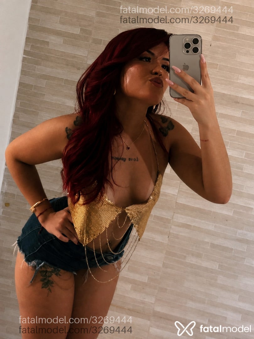 Acompanhante mulher ruiva (o) de olhos castanhos - Rafallyx