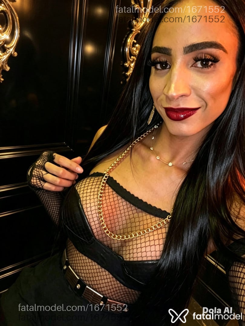 Acompanhante travesti com cabelo castanho de olhos castanhos - Michelly Alves