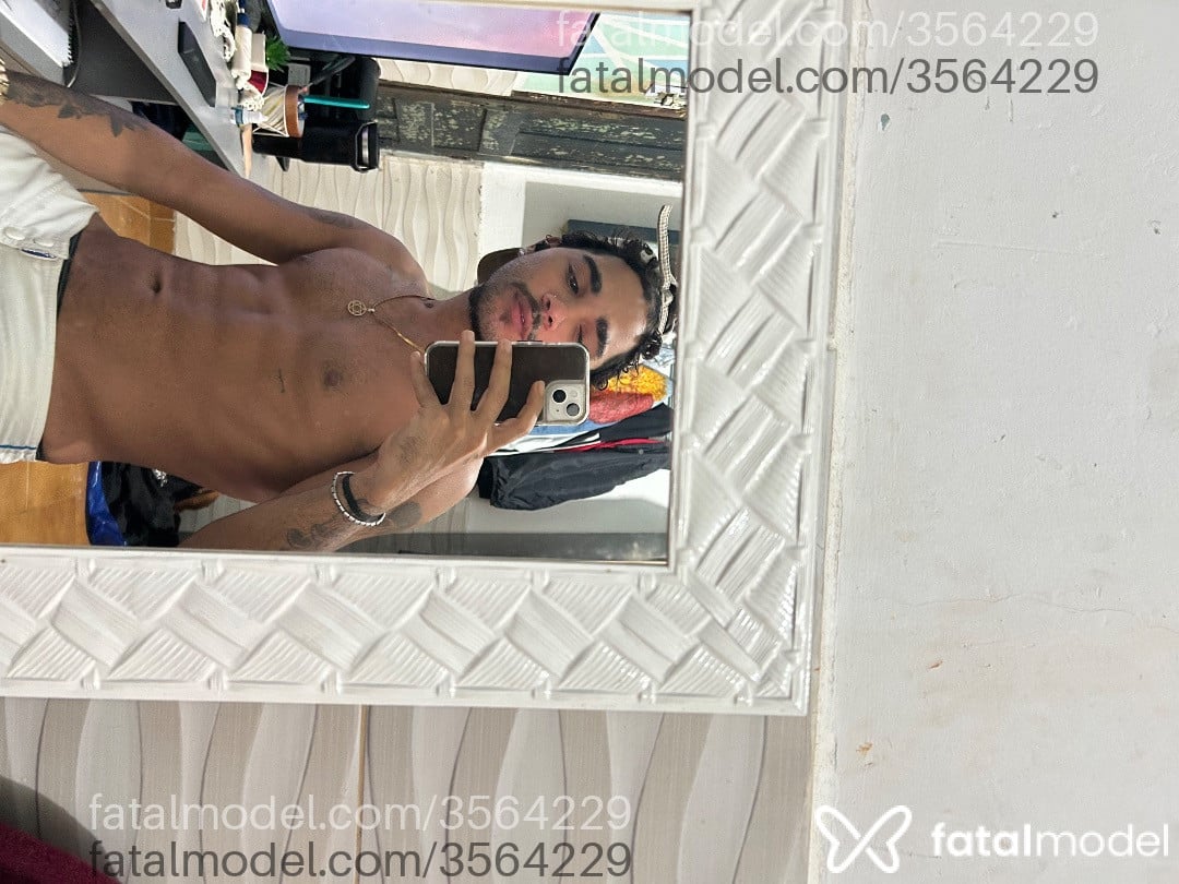 Acompanhante homem com cabelo castanho de olhos castanhos - Bielzinho