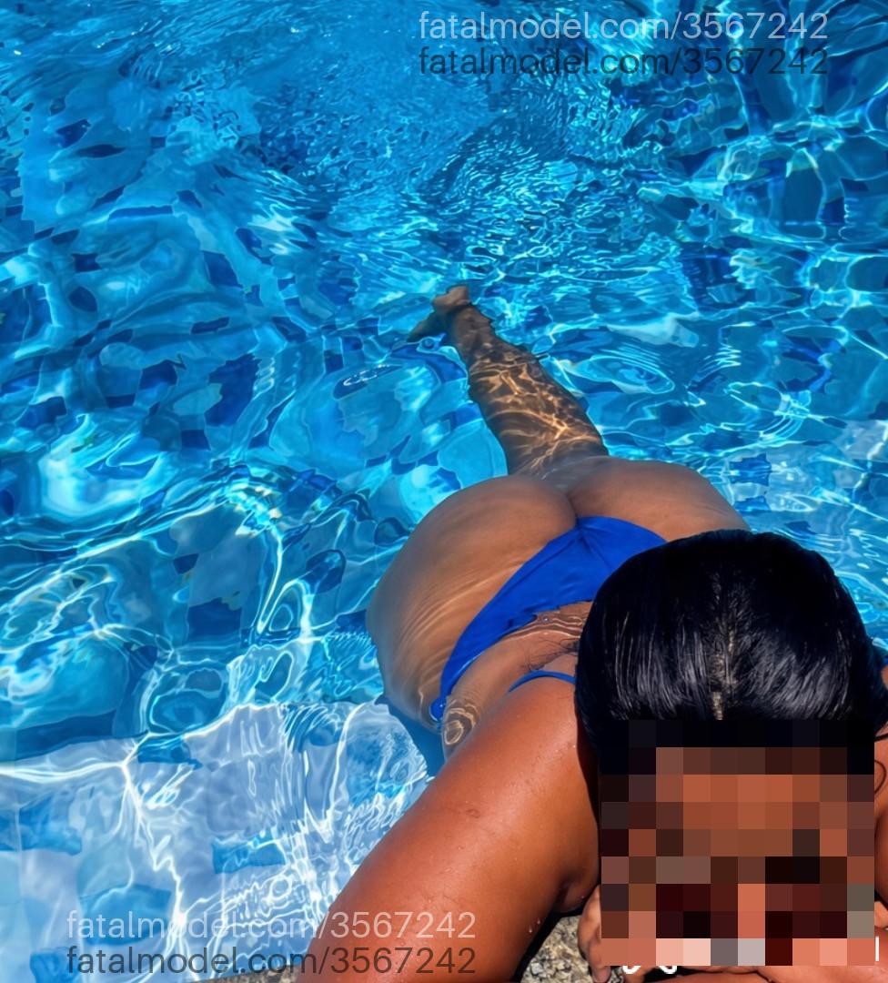 Acompanhante mulher morena (o) de olhos pretos - Laura