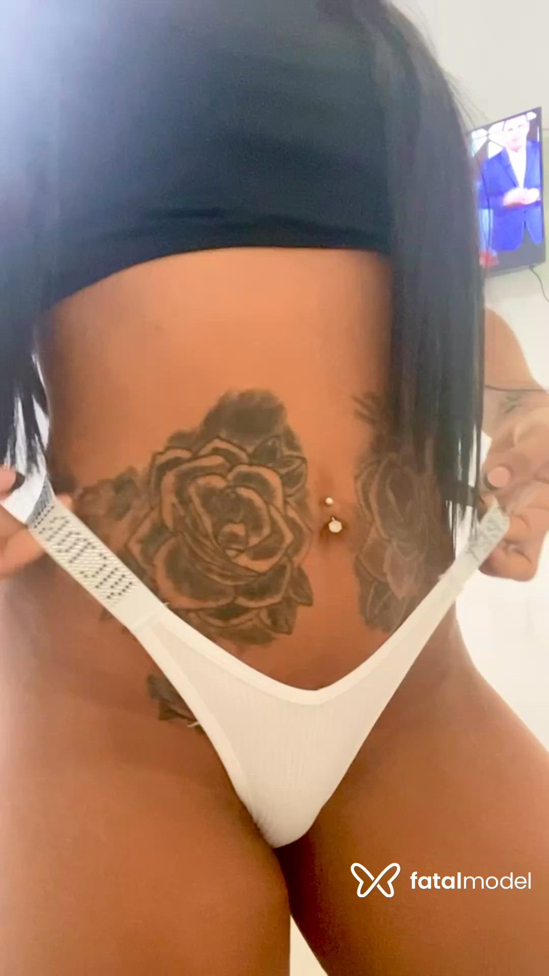 Acompanhante mulher morena (o) de olhos pretos - Milena
