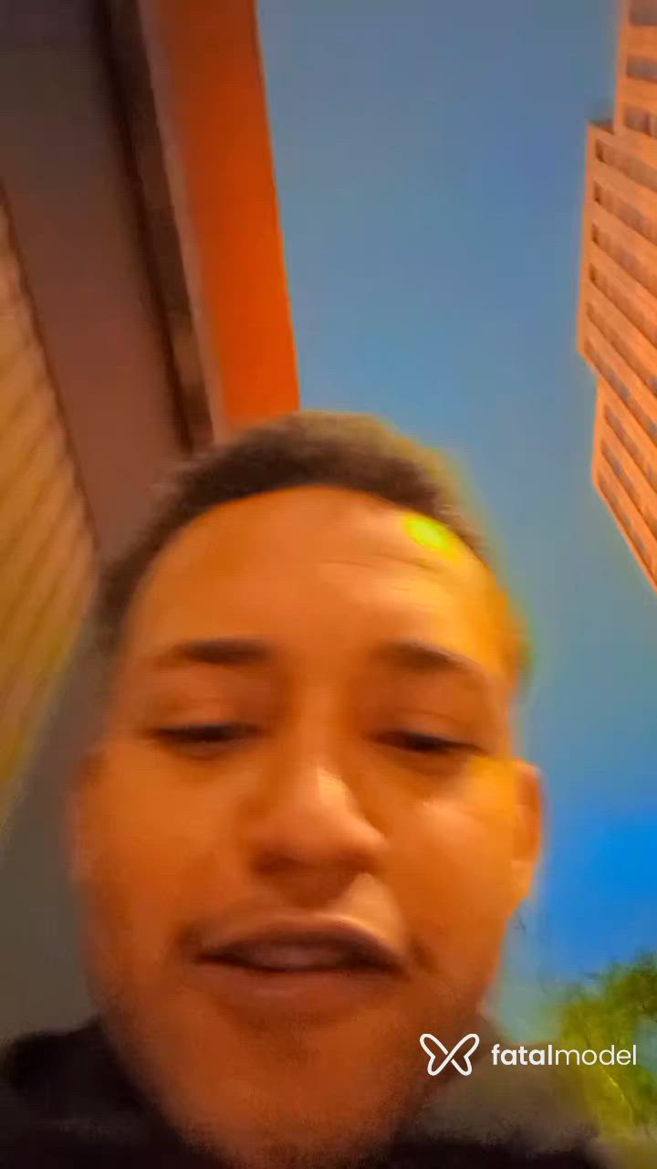Acompanhante homem com cabelo castanho de olhos castanhos - Vihg Zl