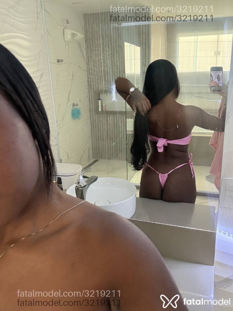 Acompanhante mulher com cabelo castanho de olhos castanhos - Agatha