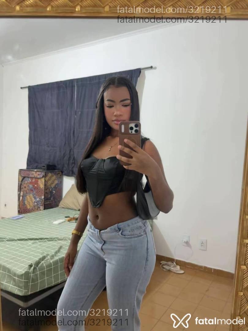 Acompanhante mulher com cabelo castanho de olhos castanhos - Agatha
