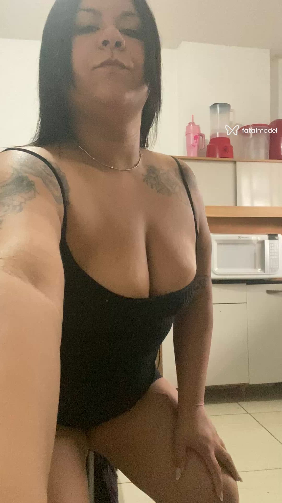 Acompanhante mulher morena (o) de olhos pretos - Debbie Acompanhante mulher morena (o) de olhos pretos - Debbie