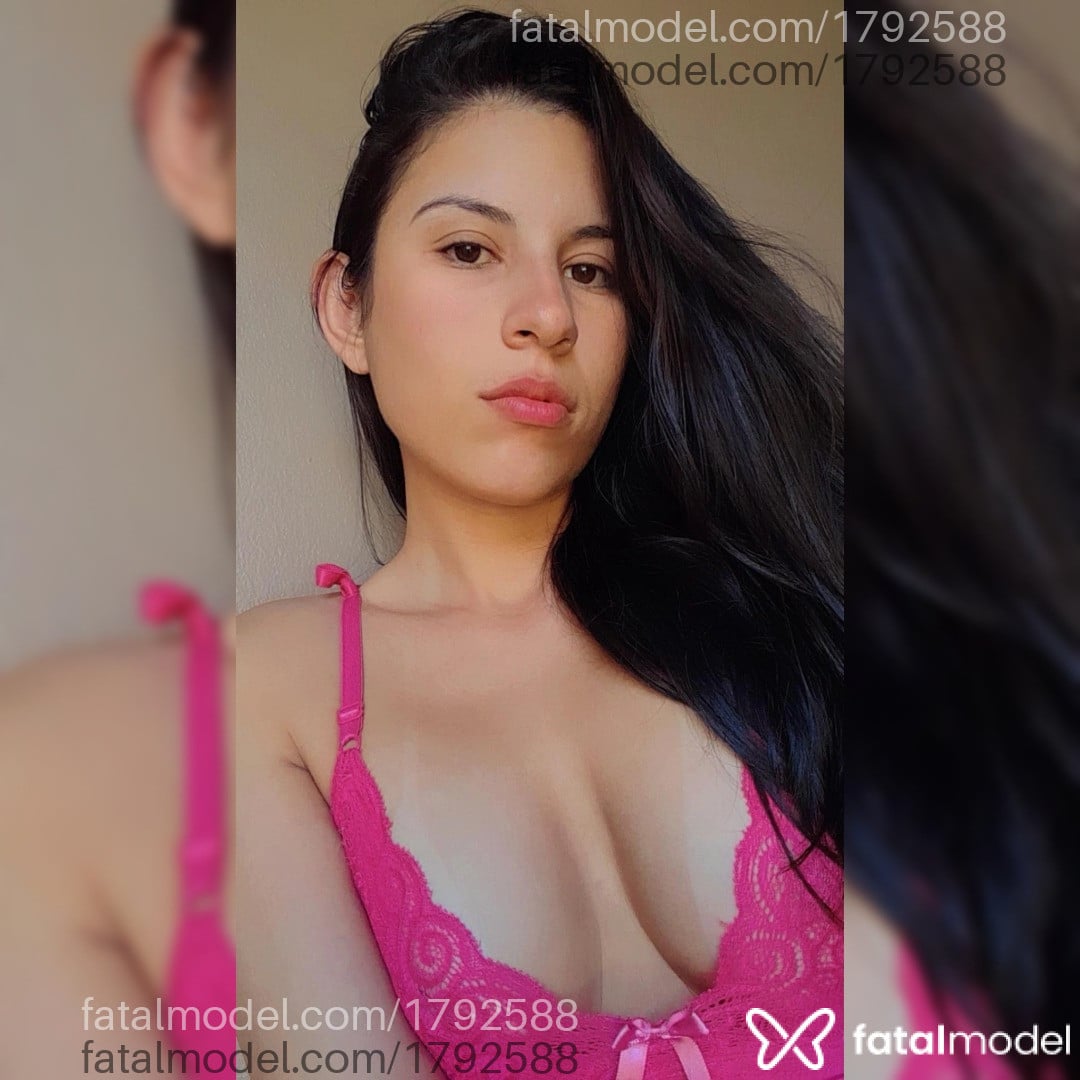Acompanhante mulher com cabelo castanho de olhos castanhos - Mariana