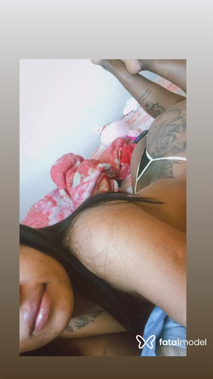 Acompanhante mulher com cabelo castanho de olhos mel - Vitória Lília Acompanhante mulher com cabelo castanho de olhos mel - Vitória Lília