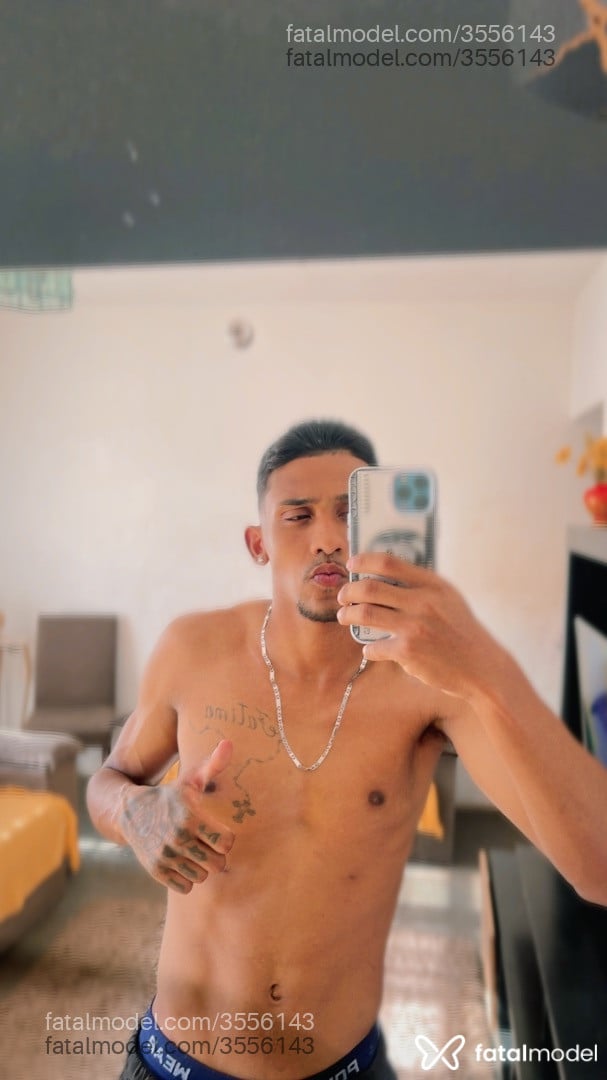 Acompanhante homem morena (o) de olhos castanhos - Bryan