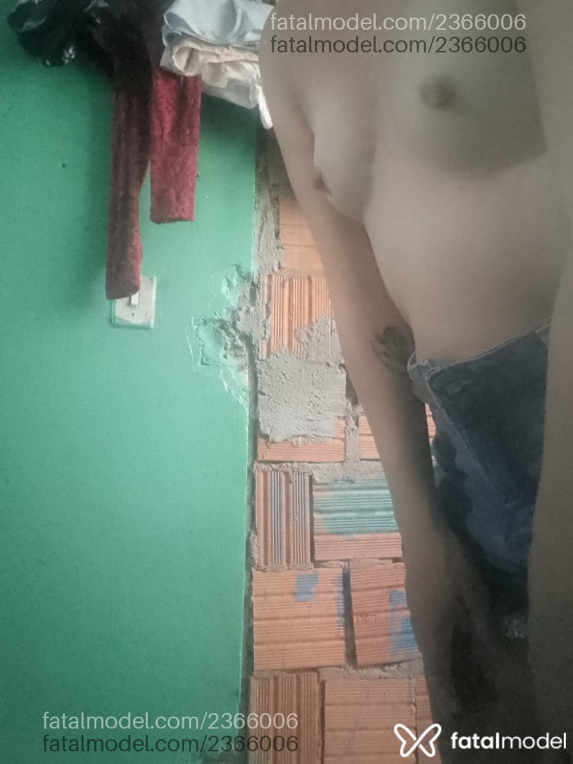 Acompanhante mulher morena (o) de olhos castanhos - Melantha