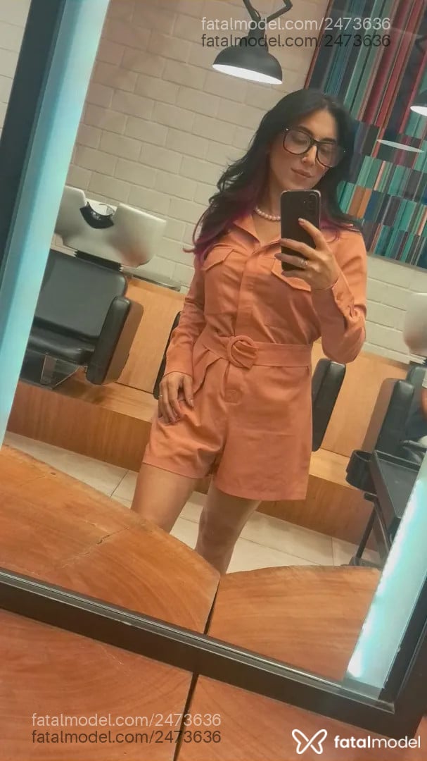 Acompanhante mulher morena (o) de olhos castanhos - Pikenah