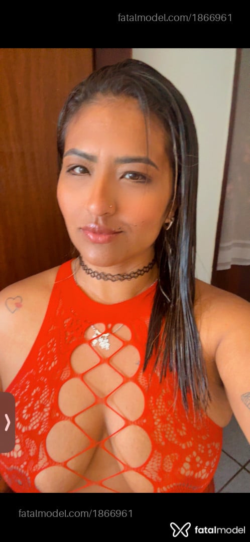Acompanhante mulher morena (o) de olhos pretos - Taty