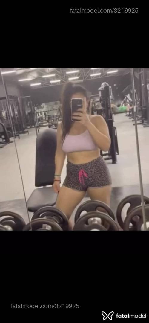 Acompanhante mulher morena (o) de olhos pretos - Fernanda Acompanhante mulher morena (o) de olhos pretos - Fernanda