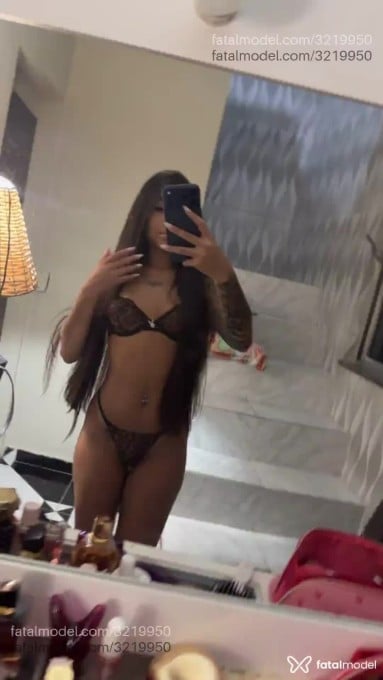 Acompanhante mulher com cabelo castanho de olhos castanhos em São Mateus - Brenda