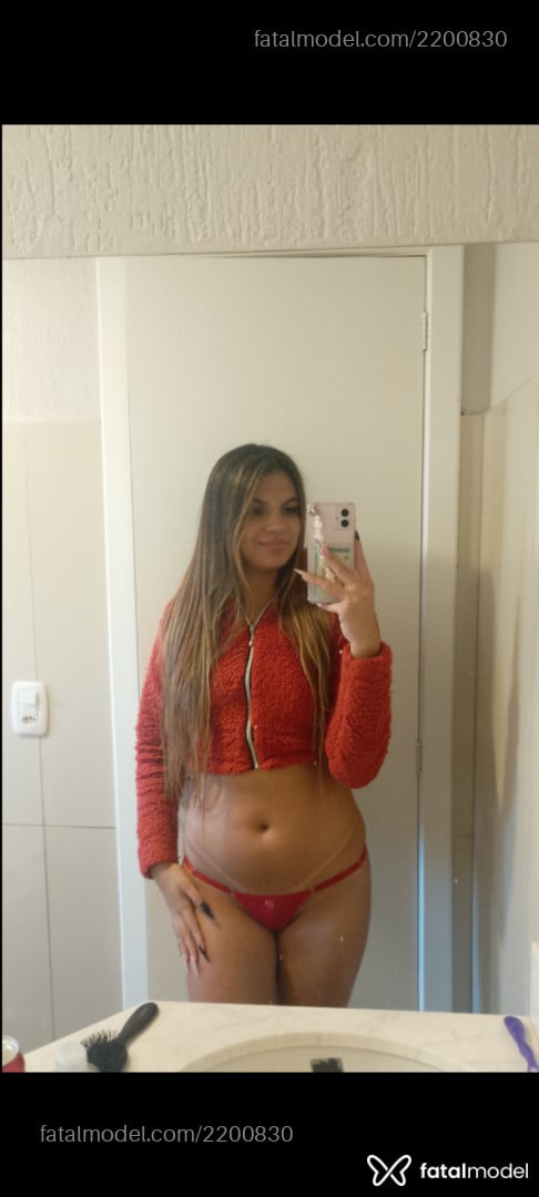Acompanhante mulher morena (o) de olhos castanhos - Daninha