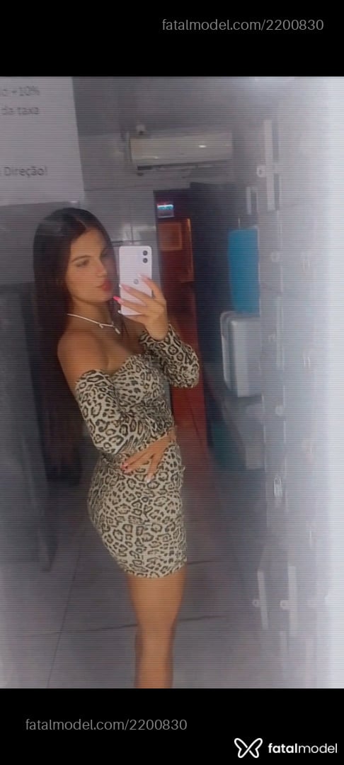 Acompanhante mulher morena (o) de olhos castanhos - Daninha Acompanhante mulher morena (o) de olhos castanhos - Daninha