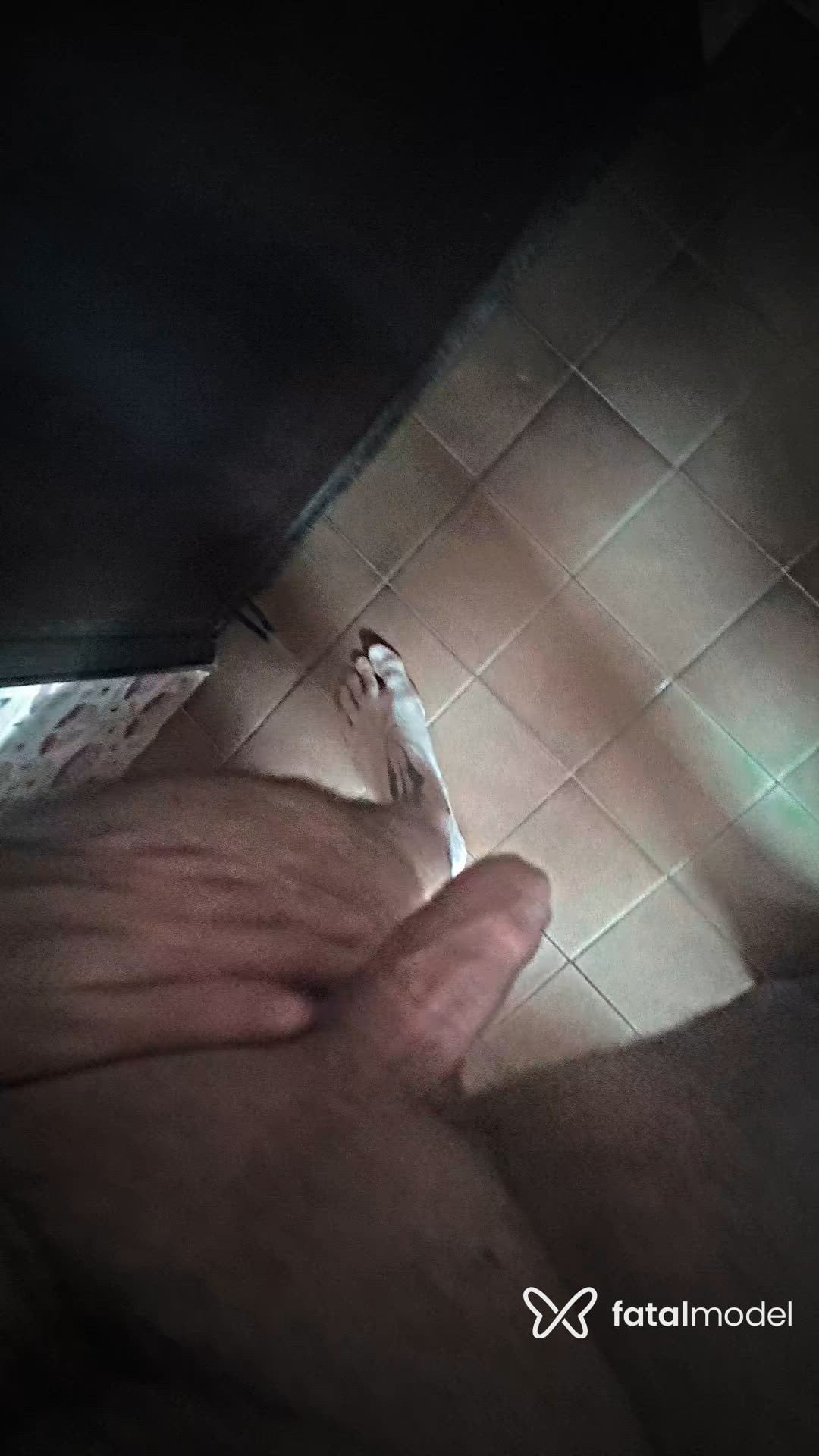 Acompanhante homem com cabelo castanho de olhos castanhos - Atvnovinho