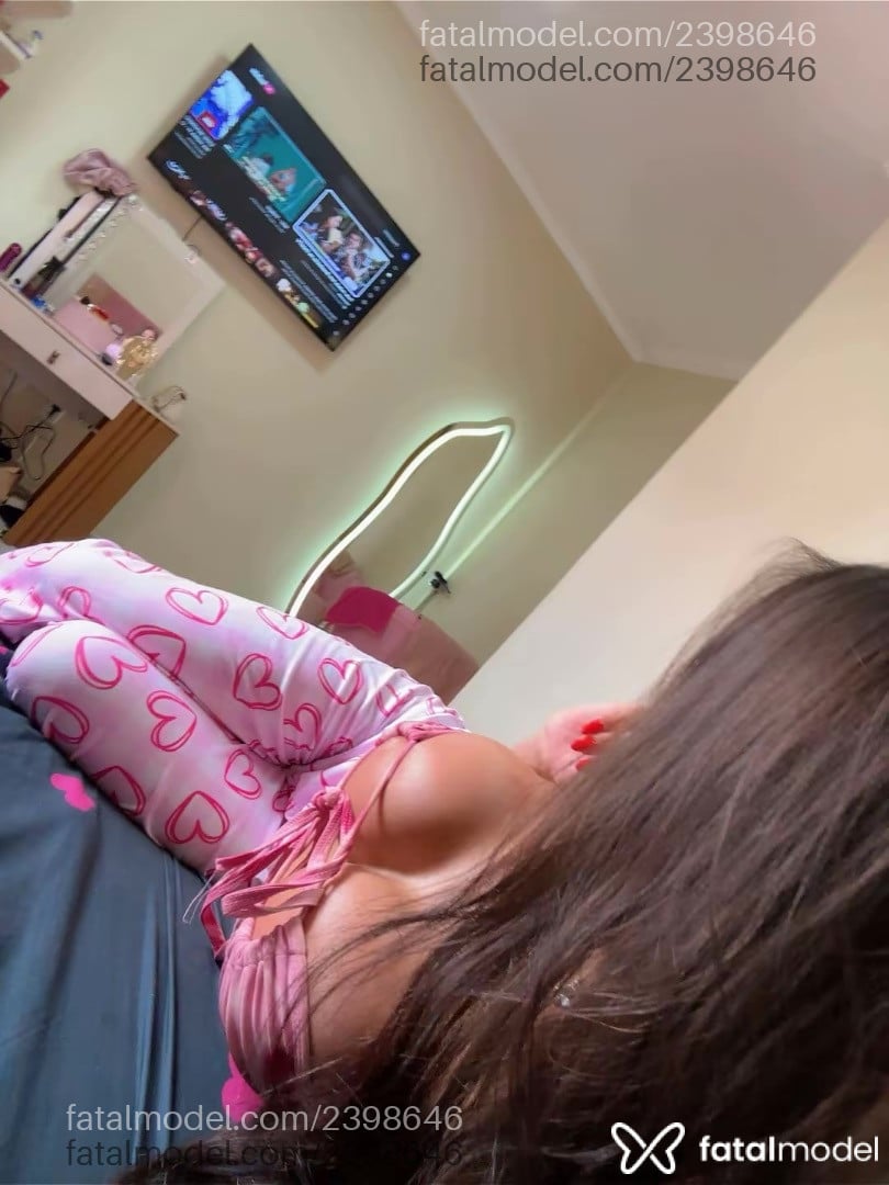 Acompanhante mulher trans morena (o) de olhos mel - Alexa Almeida