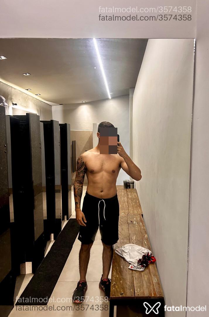 Acompanhante homem morena (o) de olhos pretos - Guilherme