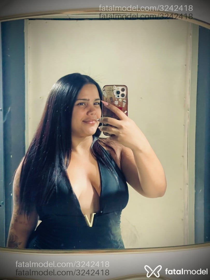 Acompanhante mulher morena (o) de olhos mel - Nailin