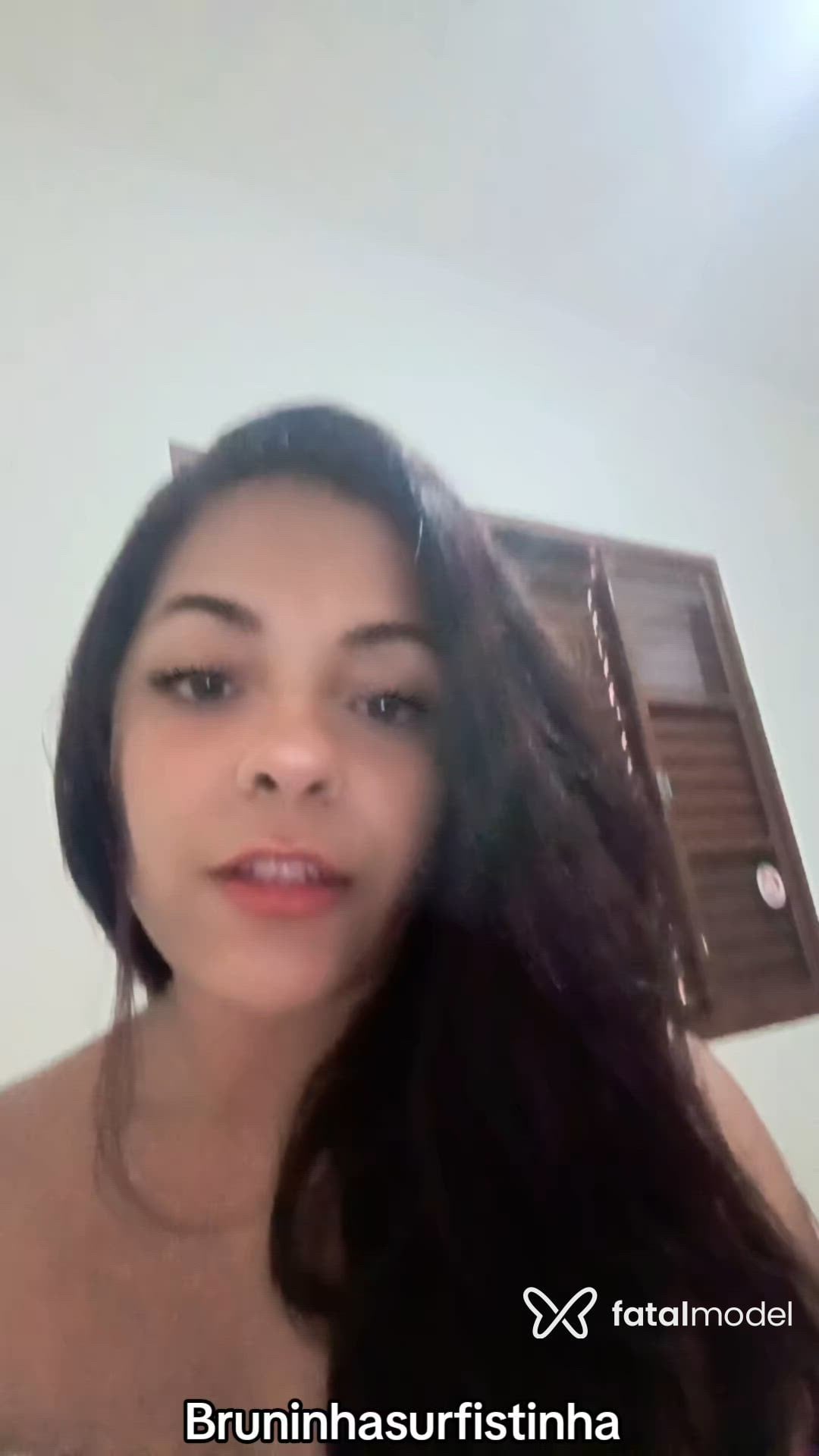 Acompanhante mulher com cabelo castanho de olhos castanhos - Bruninhaasurfis Acompanhante mulher com cabelo castanho de olhos castanhos - Bruninhaasurfis