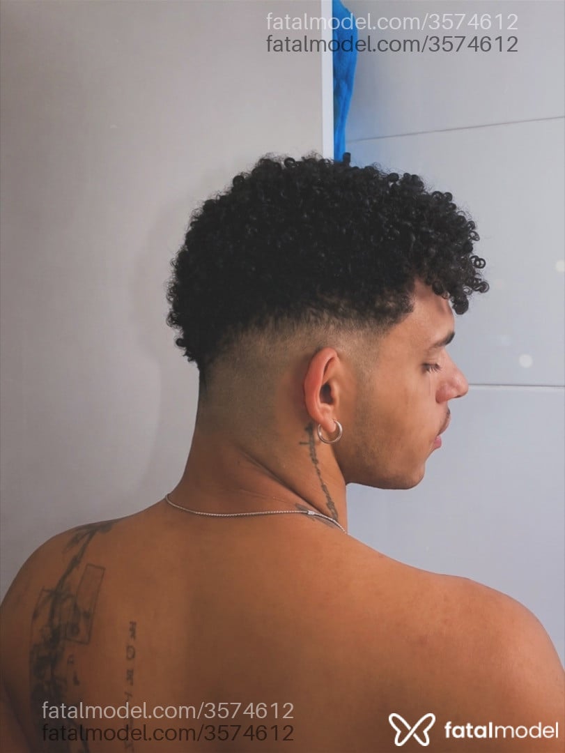 Acompanhante homem morena (o) de olhos castanhos - Endrel