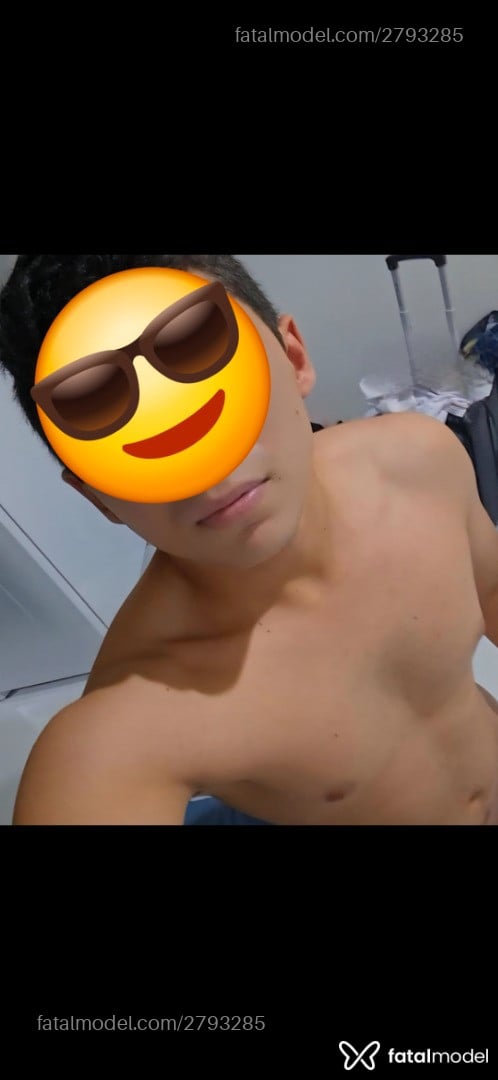 Acompanhante homem com cabelo castanho de olhos castanhos - Maicon
