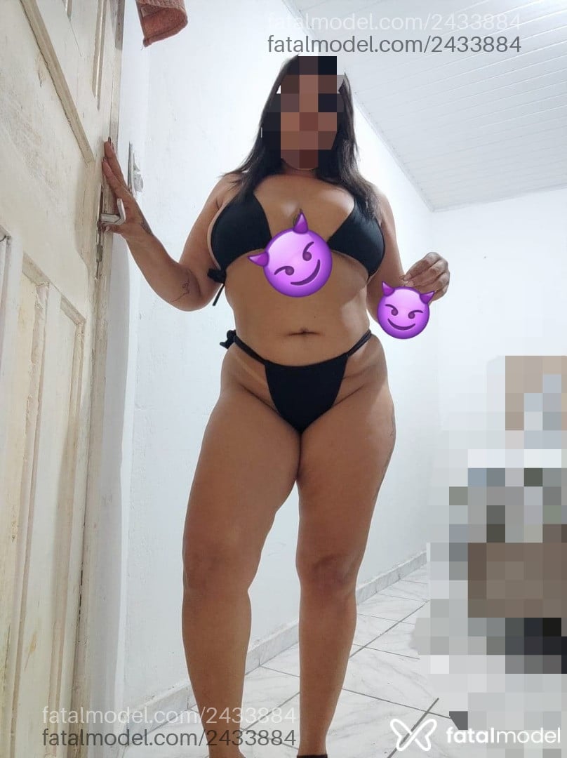 Acompanhante mulher morena (o) de olhos castanhos - Emílly Santana