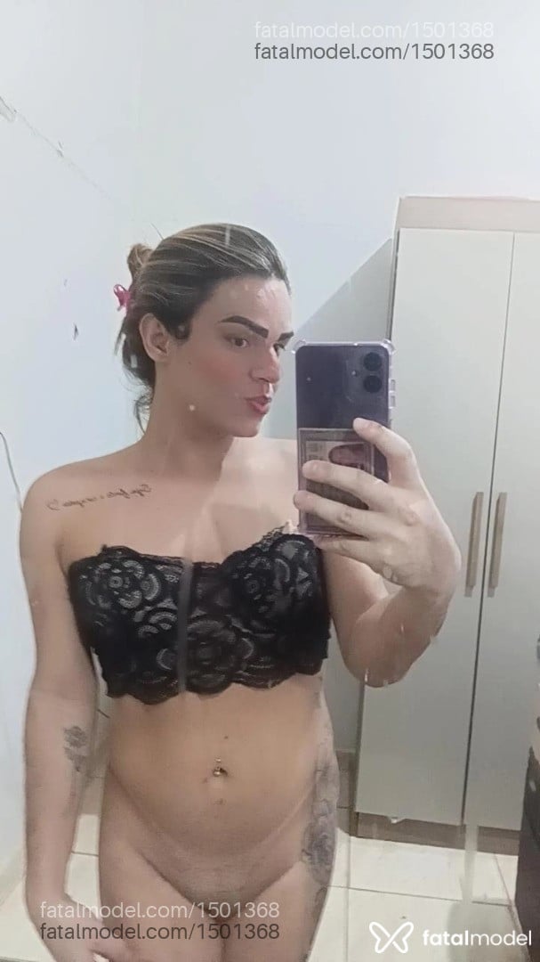 Acompanhante travesti loira (o) de olhos castanhos - Lauane