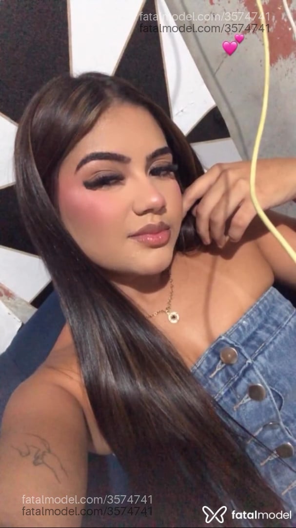 Acompanhante mulher morena (o) de olhos castanhos - Giovanna Acompanhante mulher morena (o) de olhos castanhos - Giovanna