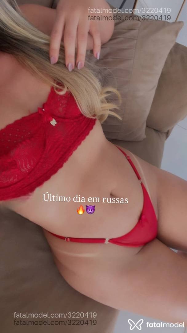 Acompanhante mulher com cabelo castanho de olhos castanhos - Renata