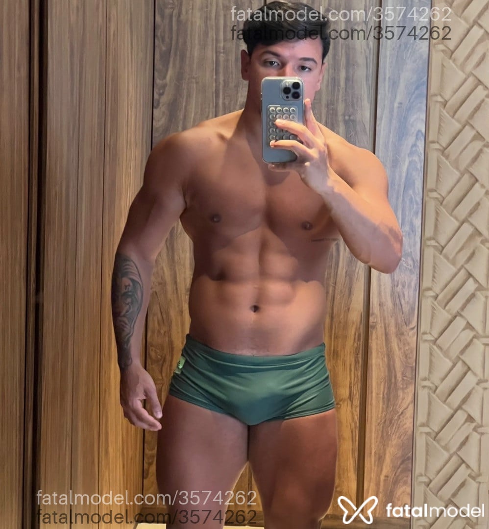 Acompanhante homem morena (o) de olhos castanhos - Lucas Acompanhante homem morena (o) de olhos castanhos - Lucas