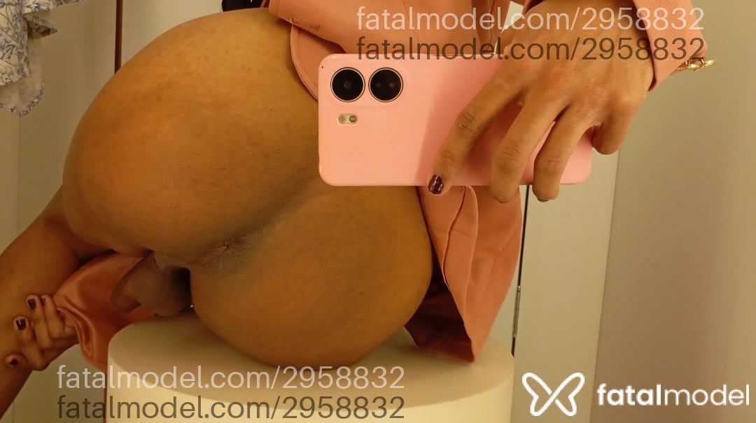 Acompanhante mulher trans loira (o) de olhos castanhos - Chiara