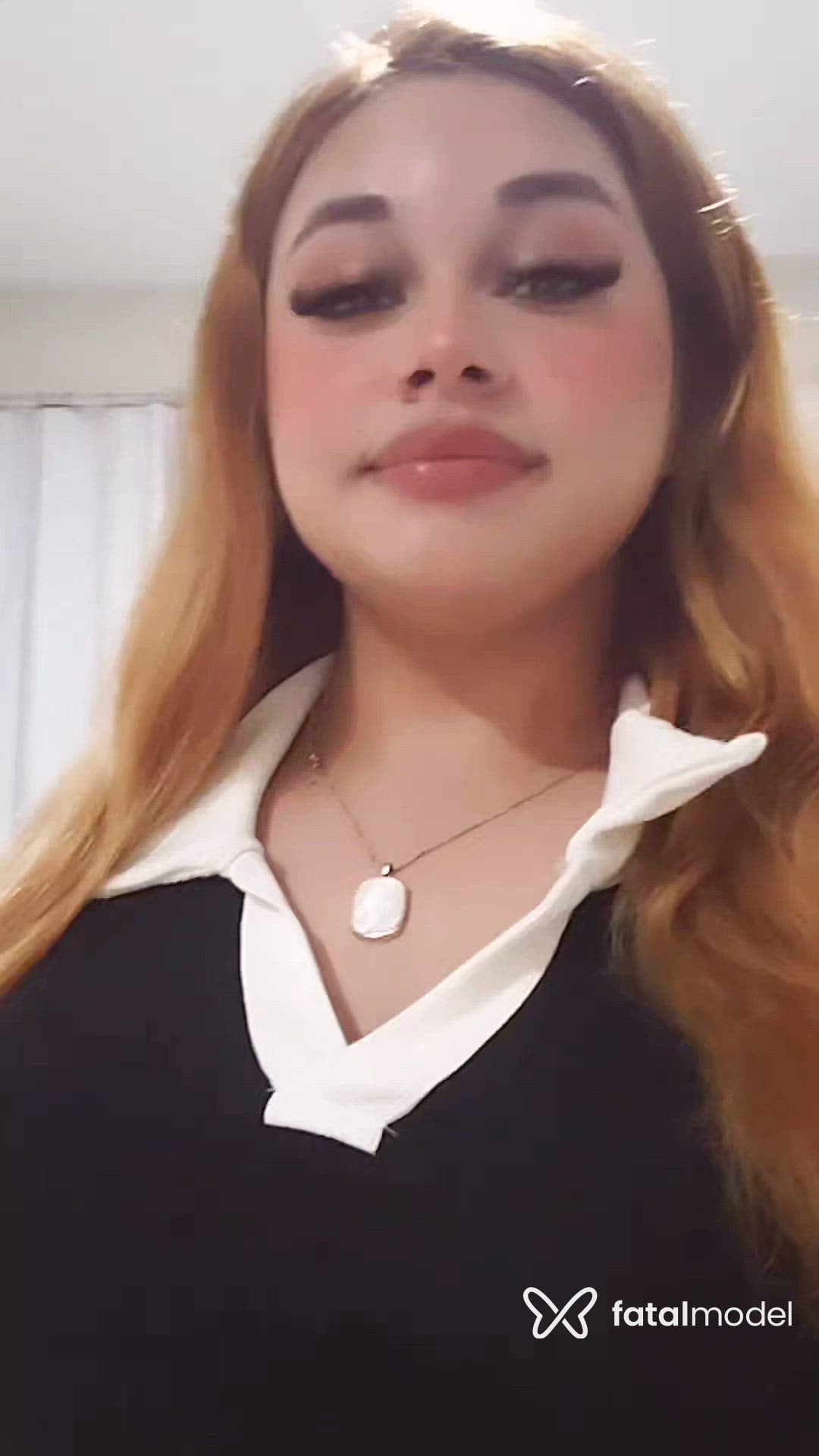 Acompanhante mulher trans ruiva (o) de olhos castanhos - Cassandra