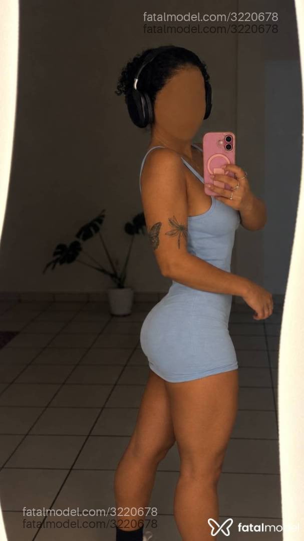 Acompanhante mulher com cabelo castanho de olhos mel - Isabella Bellini