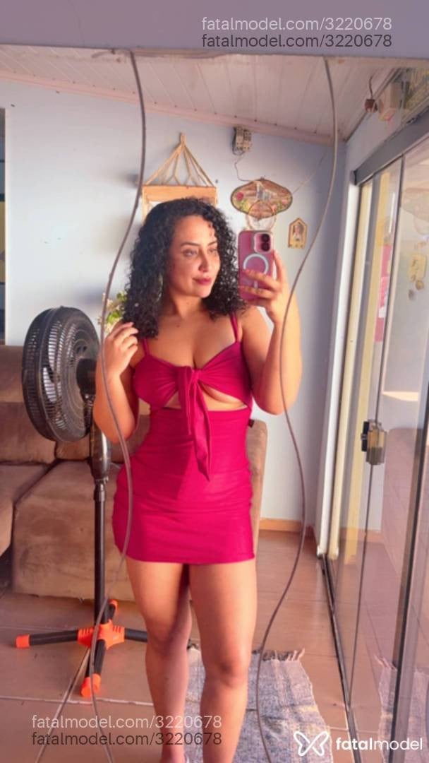 Acompanhante mulher com cabelo castanho de olhos mel em Vitória da Conquista - Isabella