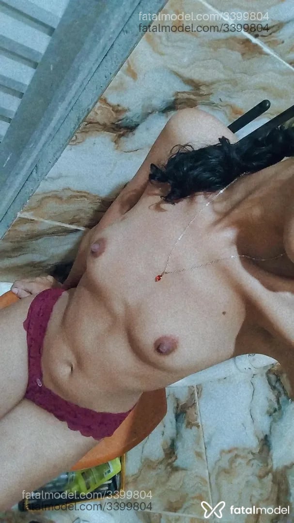 Acompanhante mulher com cabelo castanho de olhos castanhos - Samyra