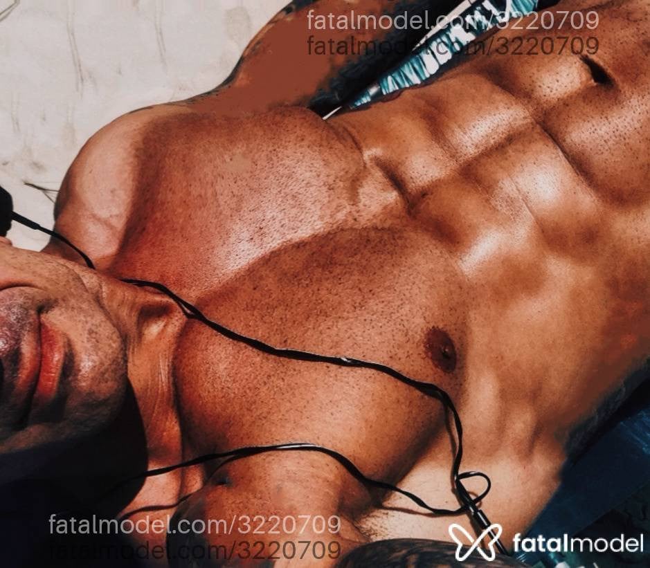 Acompanhante homem com cabelo grisalho de olhos castanhos em Viamão - Bubble Dominusx