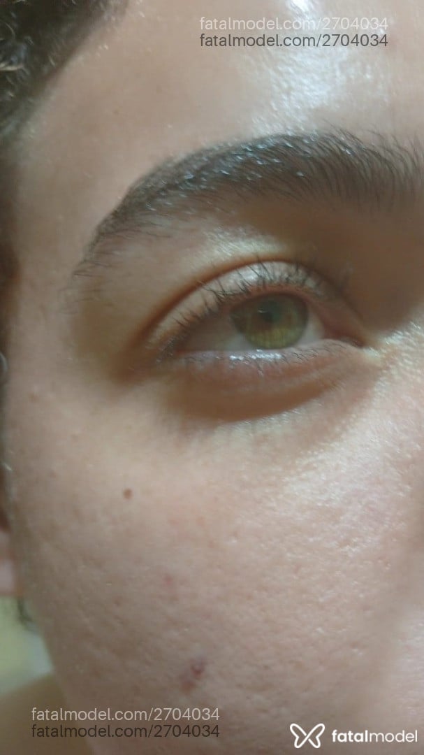 Acompanhante mulher com cabelo castanho de olhos verdes - Ana Medeiros