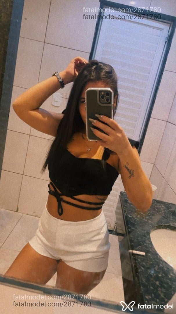 Acompanhante mulher morena (o) de olhos castanhos - Emily