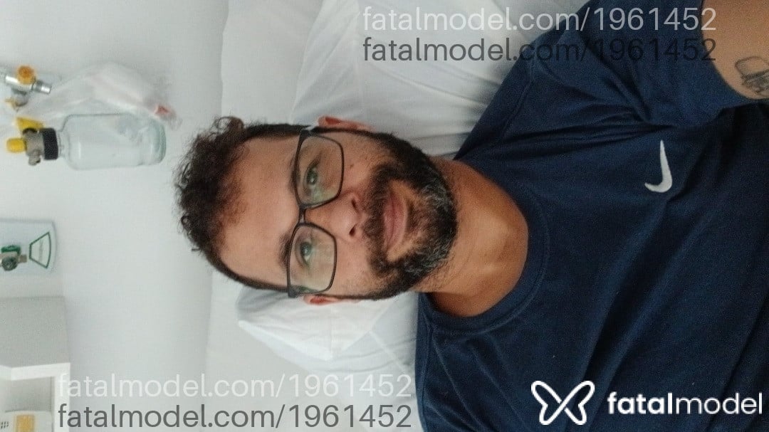 Acompanhante homem morena (o) de olhos castanhos - Eduardo Acompanhante homem morena (o) de olhos castanhos - Eduardo