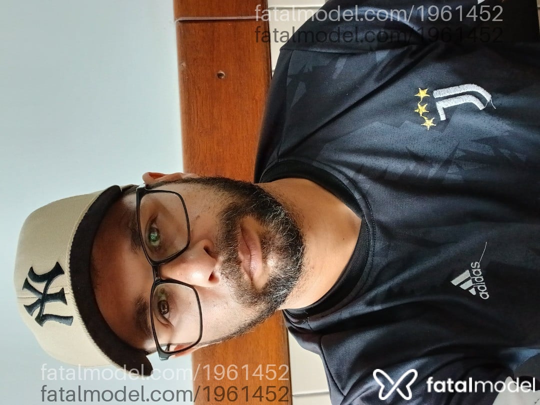 Acompanhante homem morena (o) de olhos castanhos - Eduardo Acompanhante homem morena (o) de olhos castanhos - Eduardo