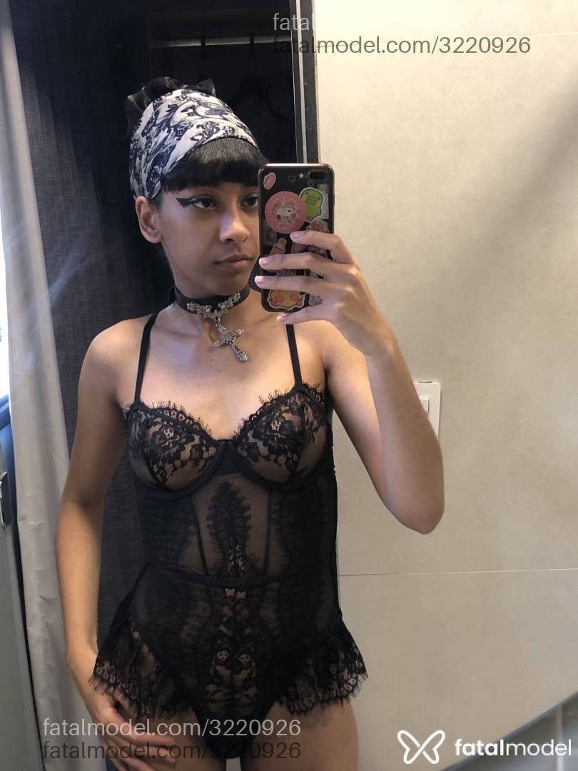Acompanhante mulher com cabelo colorido de olhos pretos em São Paulo - Luana