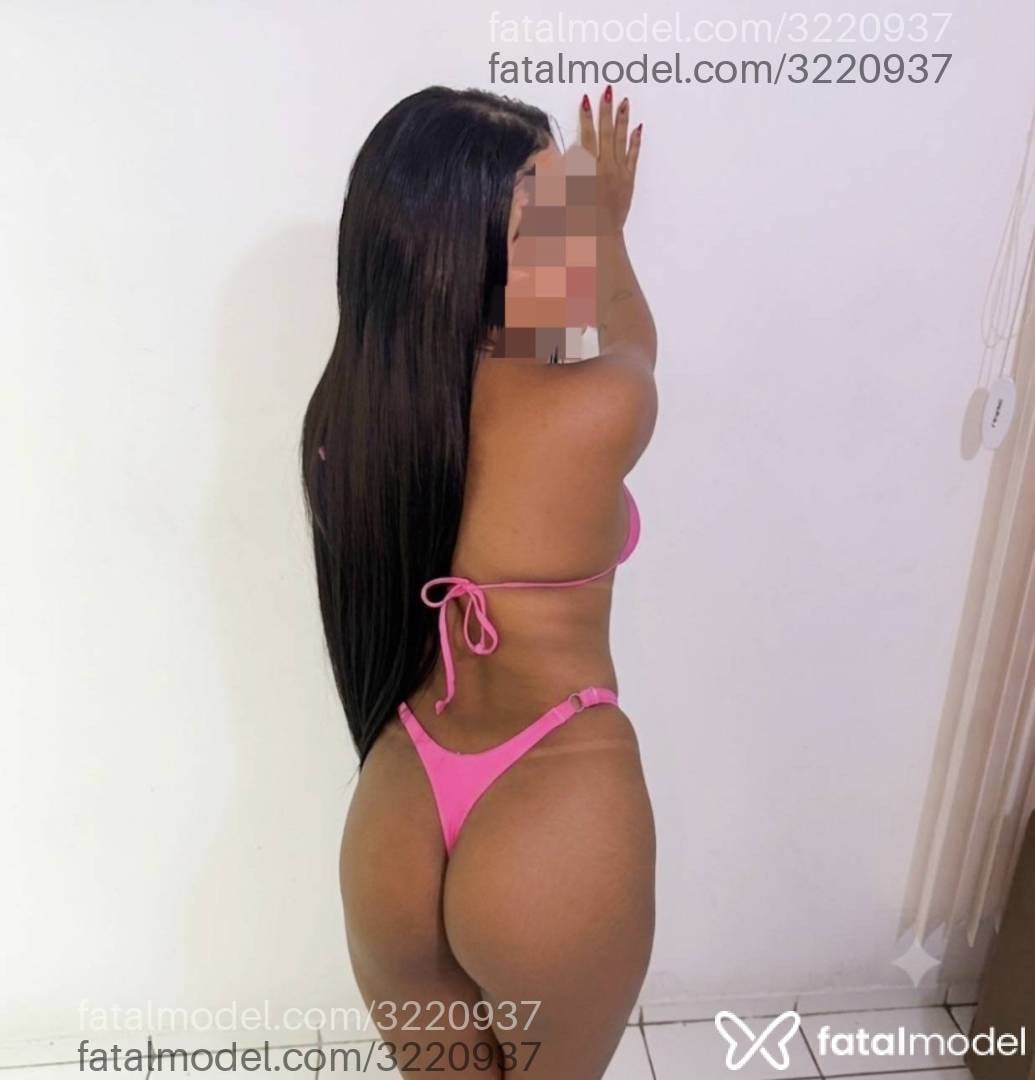 Acompanhante mulher morena (o) de olhos pretos - Emilly